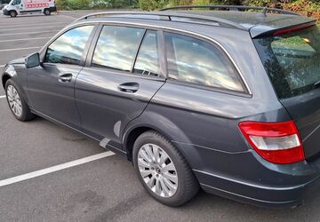 Mercedes-Benz 220 285.426 km 3.350 &euro; Essen 45279