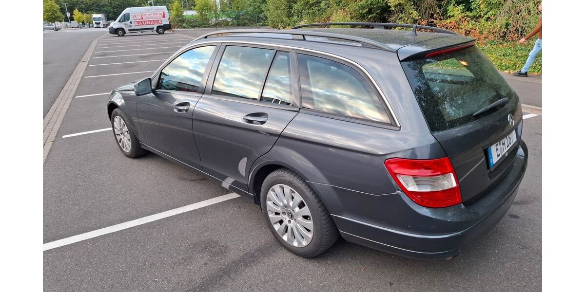 Mercedes-Benz 220 285.426 km 3.350 &euro; Essen 45279