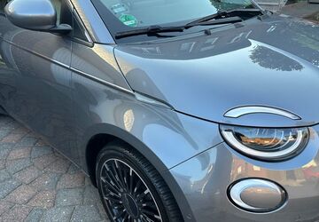 Fiat 500e 64.000 km 16.800 &euro; Oberhausen 46149