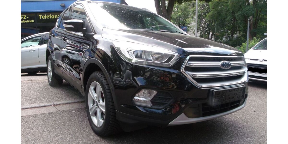 Ford Kuga 109.820 km 8.900 &euro; Essen 45276