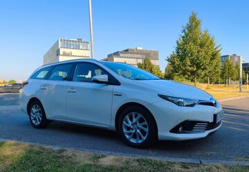 Toyota Auris Touring Sports 225.400 km 9.950 &euro; Essen 45143