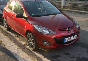 Mazda 2 105.000 km 5.200 &euro; Essen 45357