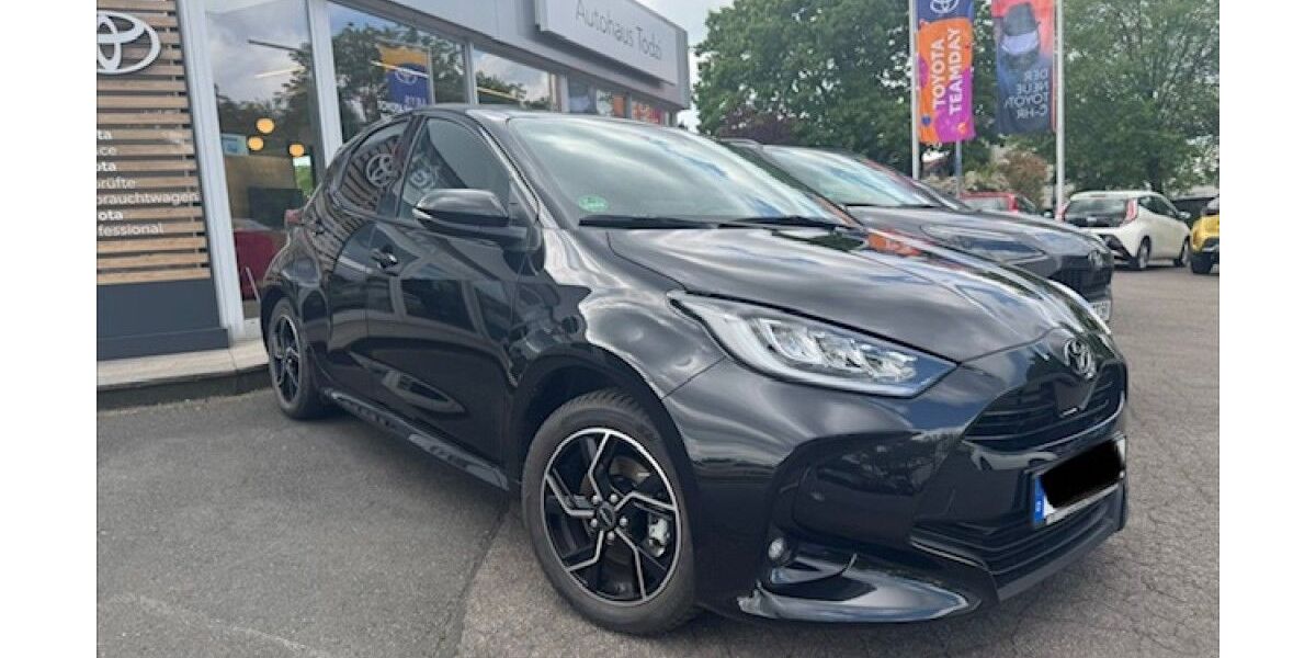 Toyota Yaris 2.535 km 22.700 &euro; Gelsenkirchen 45891