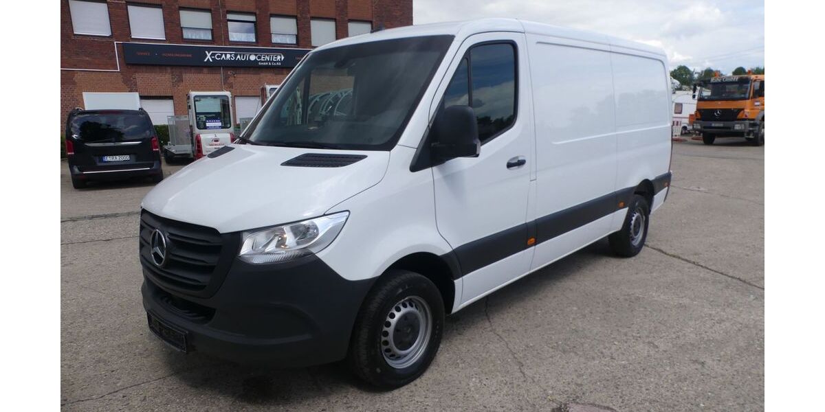 Mercedes-Benz Sprinter 211.461 km 15.950 &euro; Essen 45309