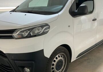 Toyota Proace (Verso) 103.200 km 10.000 &euro; Essen-Stadtbezirke VIII 45277