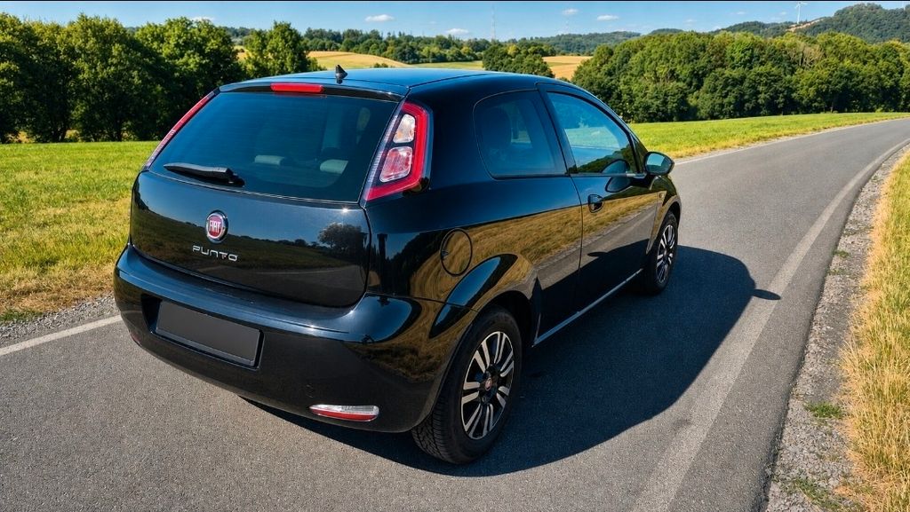 Fiat Punto 77.500 km 5.700 &euro; Velbert 42555
