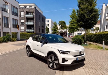 Volvo XC40 12.700 km 40.300 &euro; Essen 45219